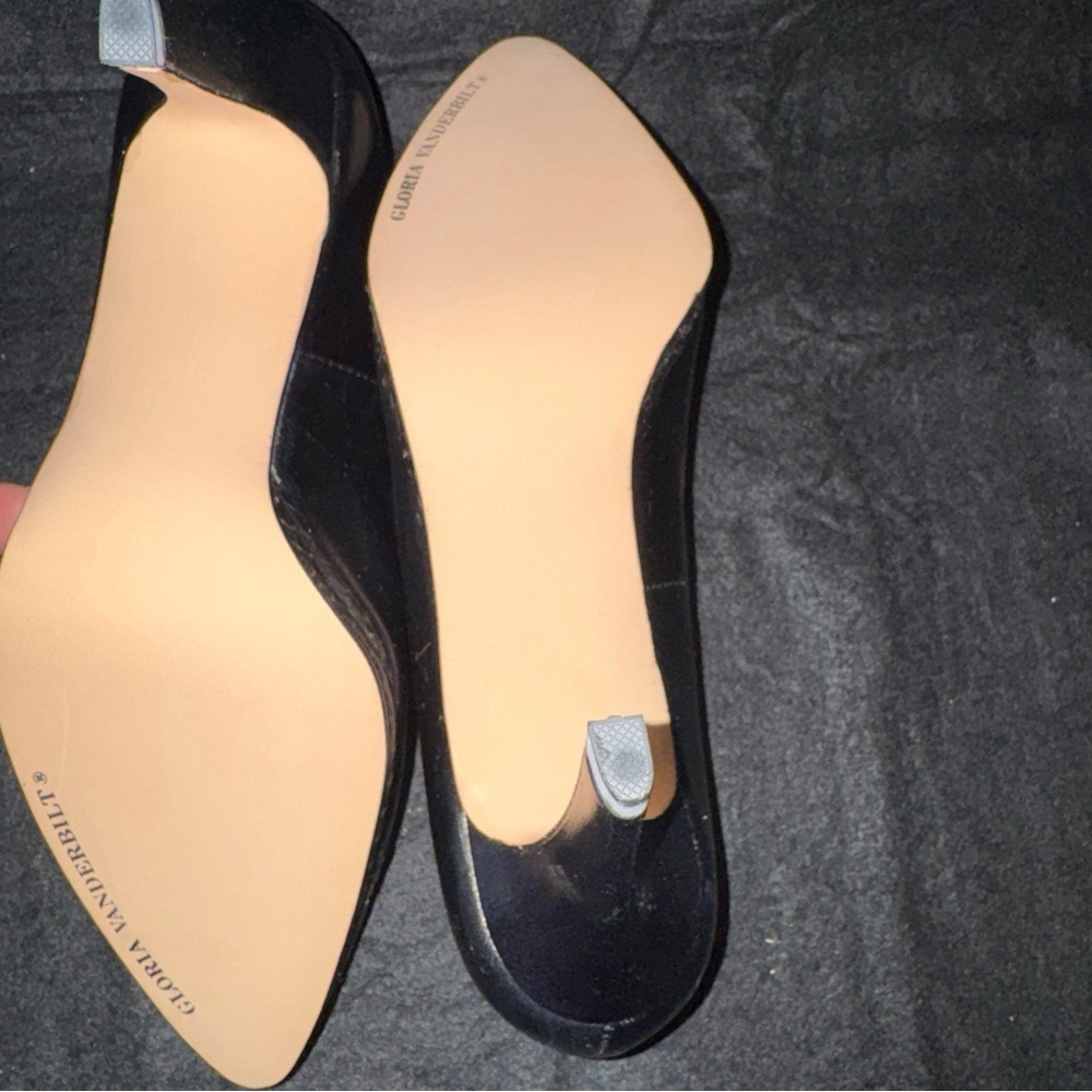 New Vintage Gloria Vanderbilt Size 6.5 Wicked Heels Shoes Black Texture Cap Toe - Picture 8 of 9